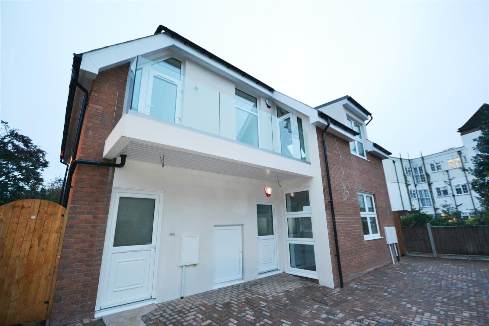 2 bedroom Maisonette to rent - Martyn Gerrard