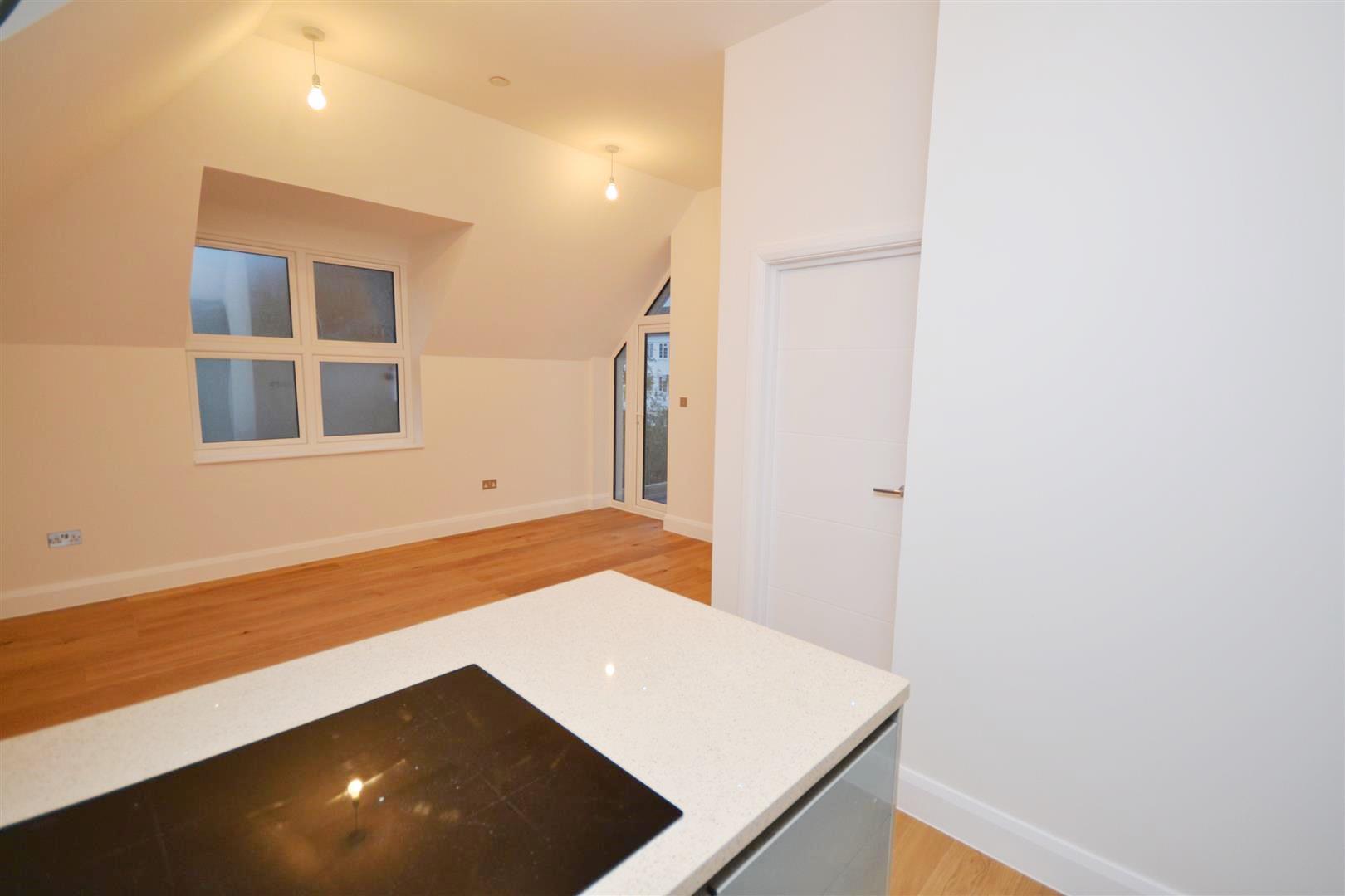 2 bedroom Maisonette to rent - Martyn Gerrard