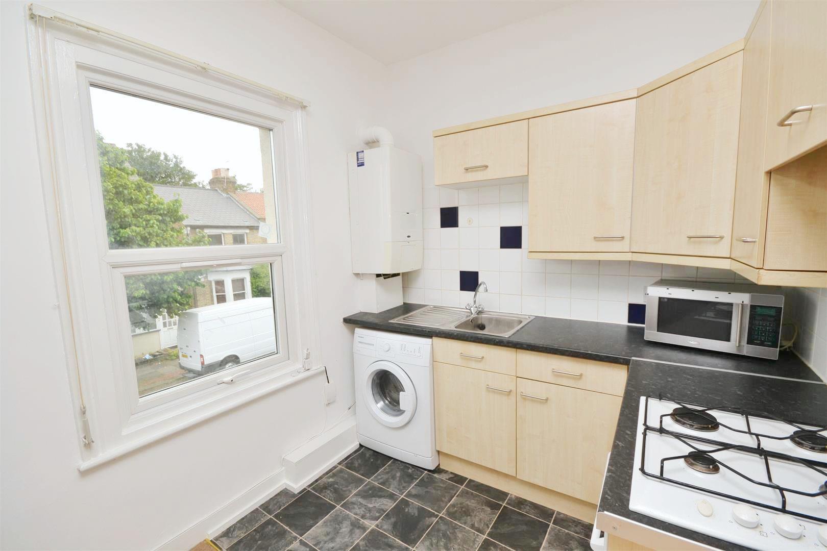 2 bedroom Apartment to rent - Martyn Gerrard