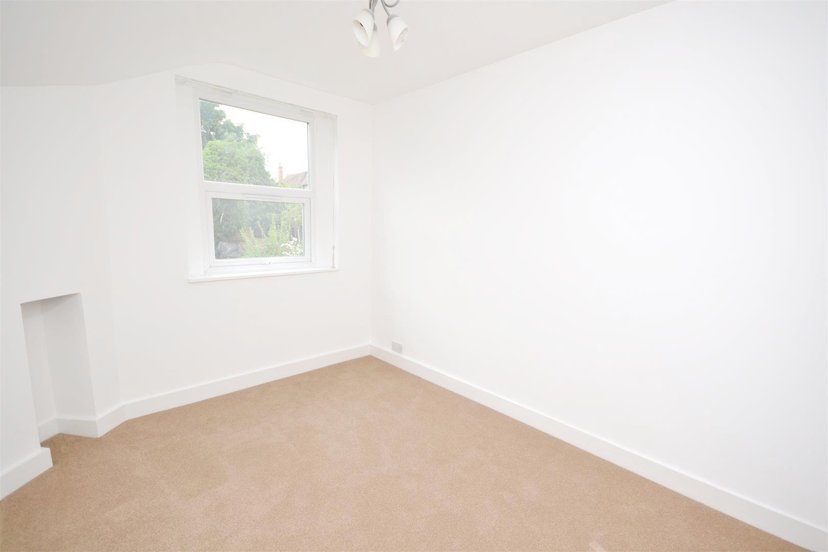 2 bedroom Apartment to rent - Martyn Gerrard