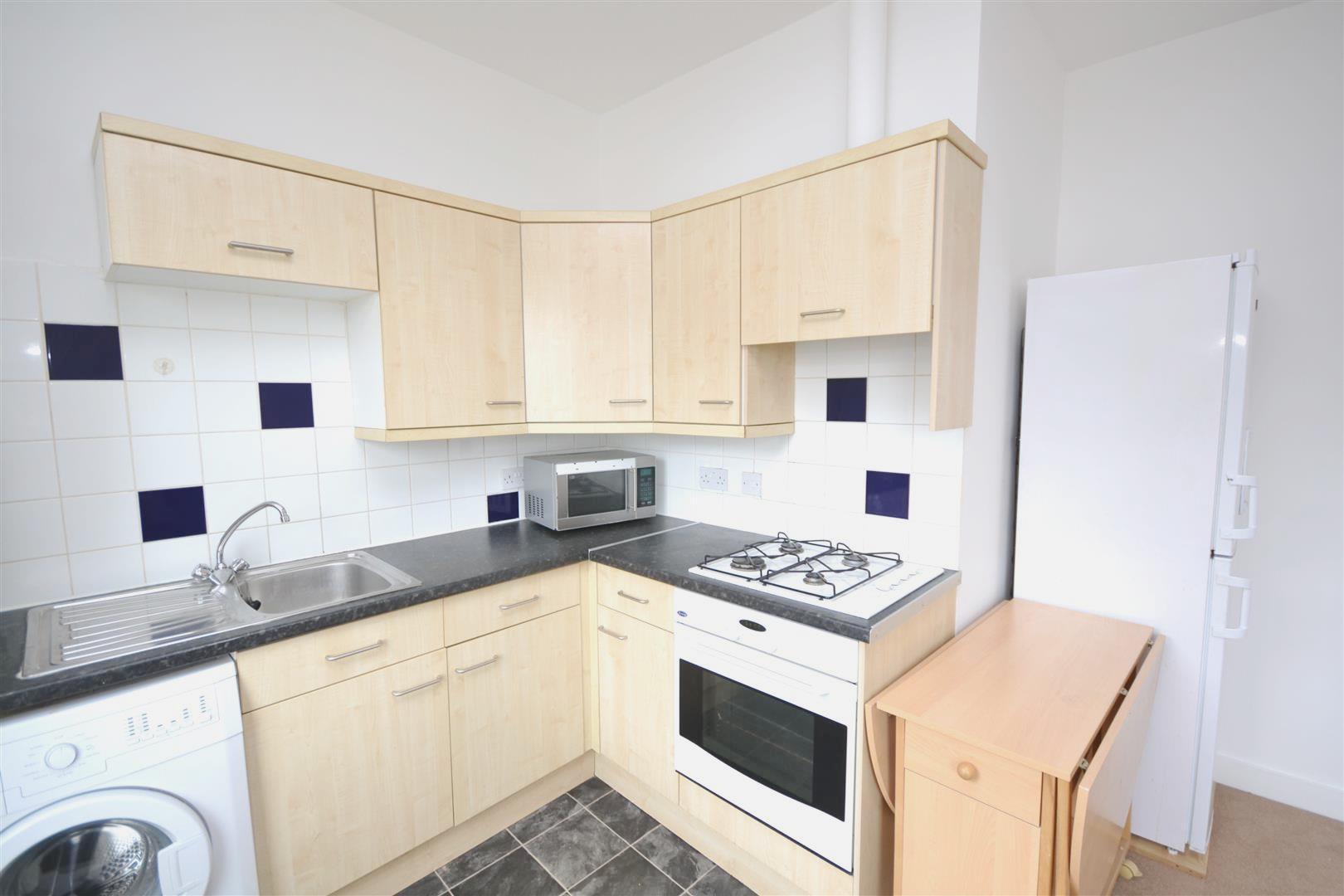 2 bedroom Apartment to rent - Martyn Gerrard