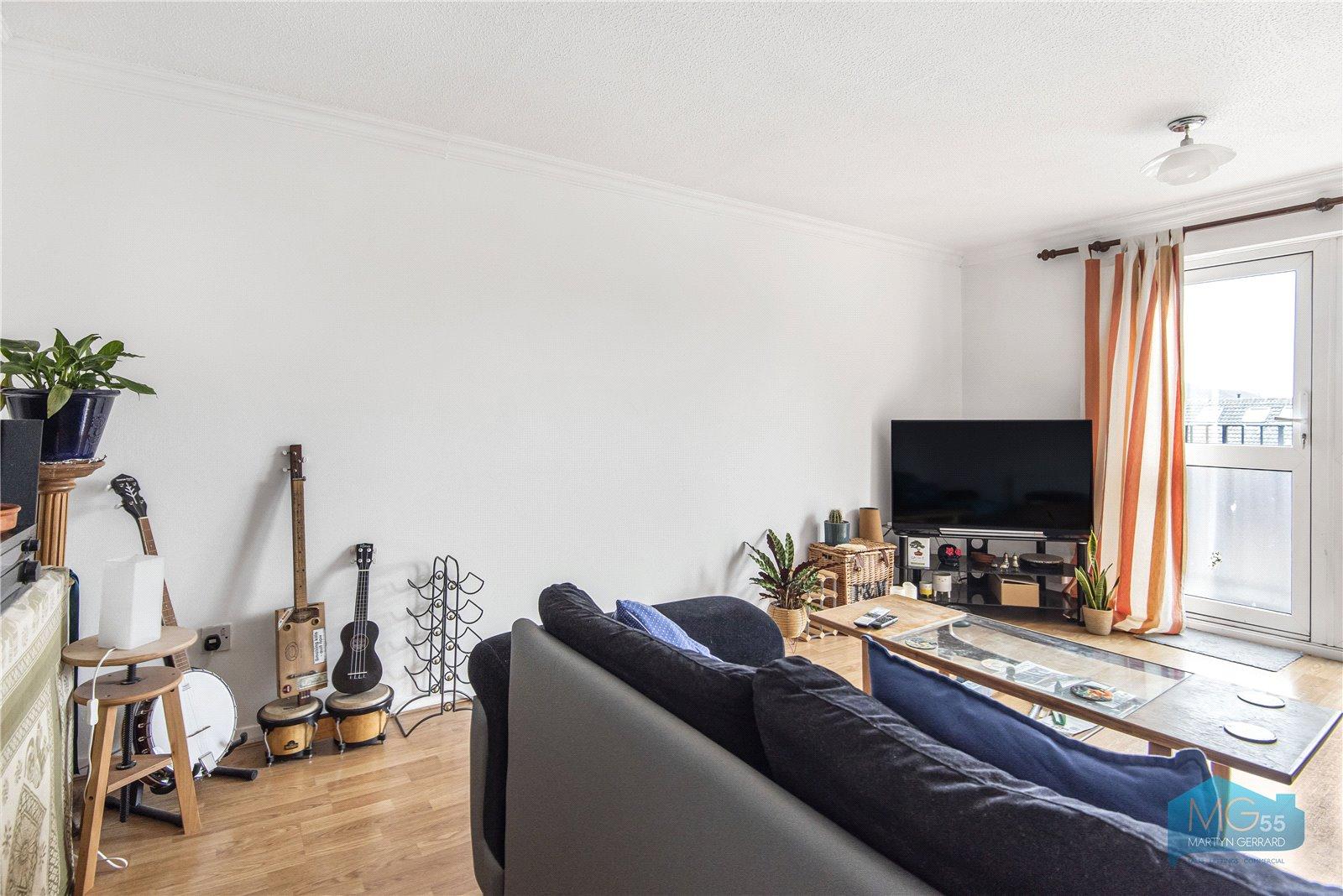 2 bedroom Apartment to rent - Martyn Gerrard
