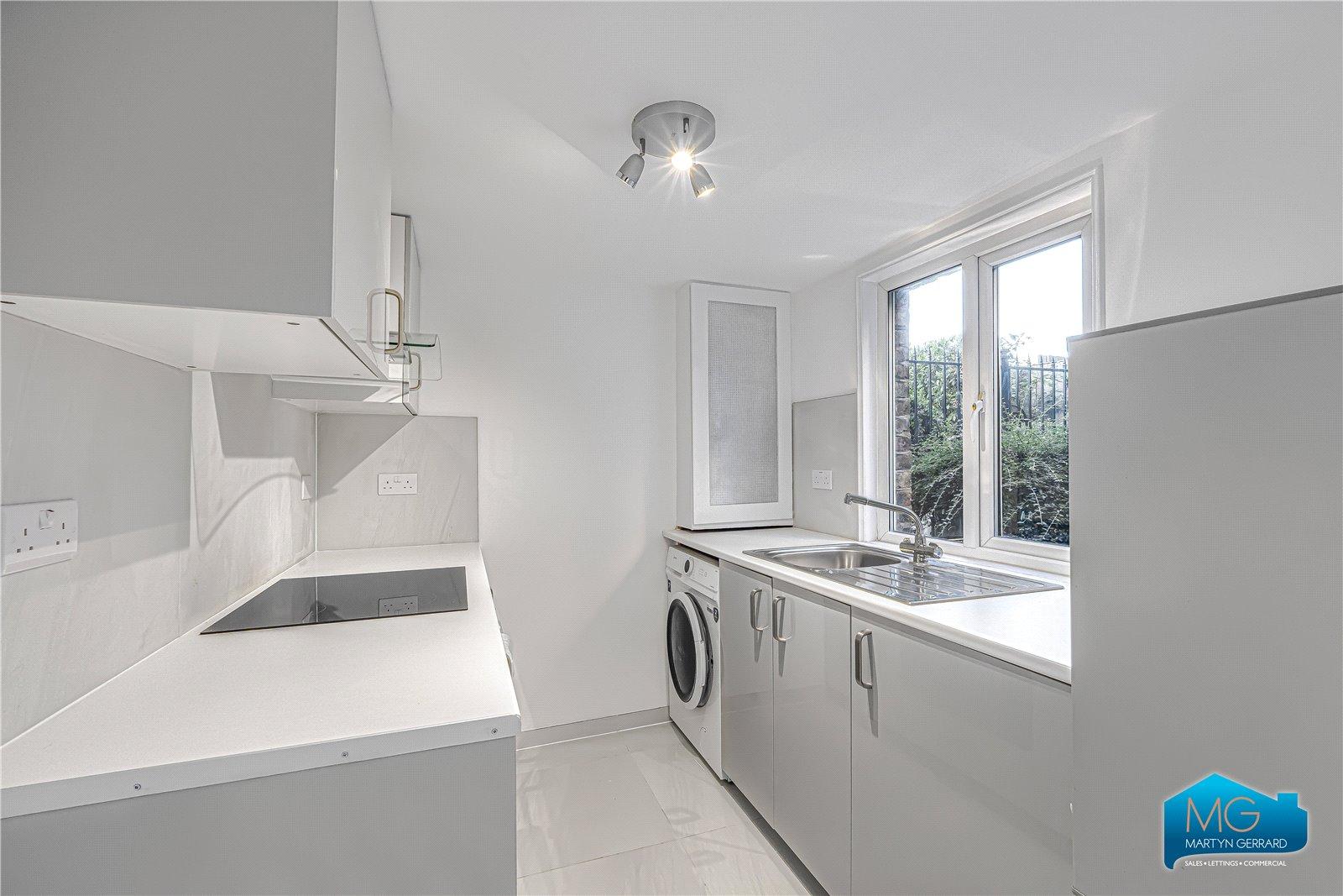 1 bedroom Ground Floor Flat to rent - Martyn Gerrard