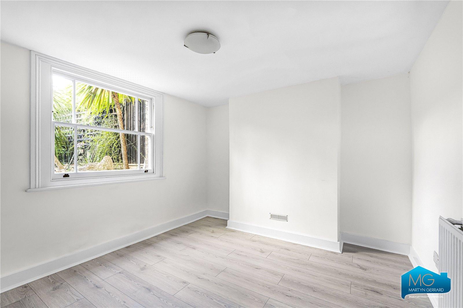 1 bedroom Ground Floor Flat to rent - Martyn Gerrard