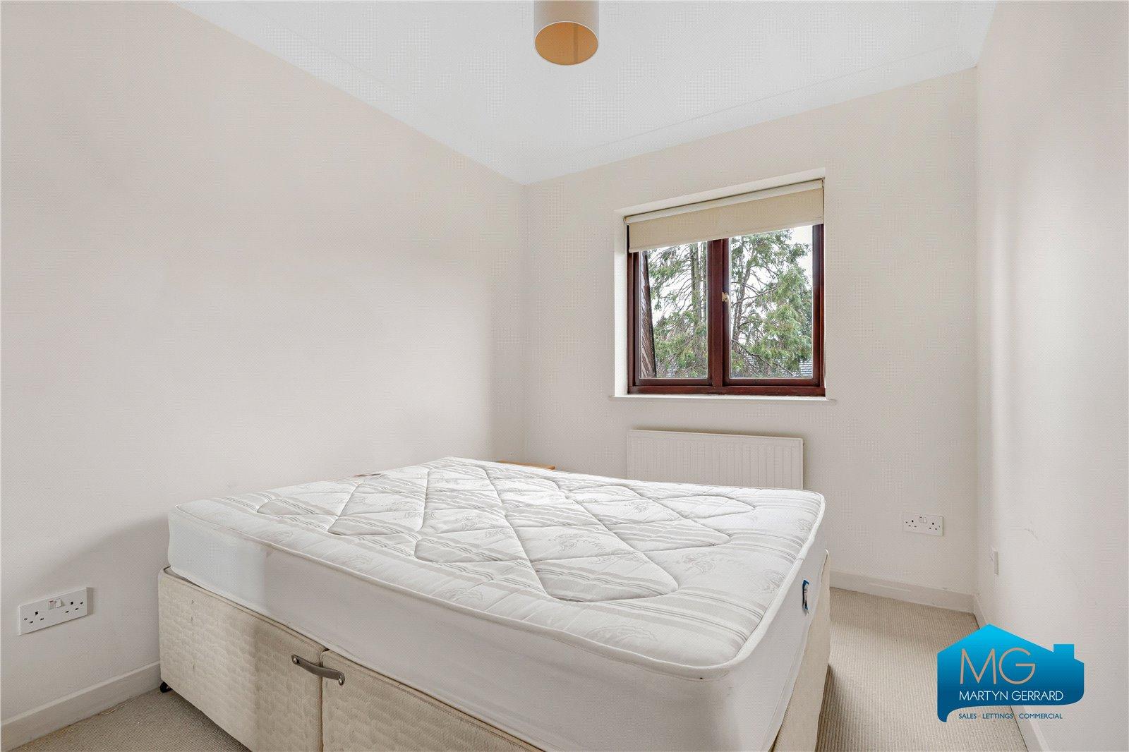 2 bedroom Apartment to rent - Martyn Gerrard