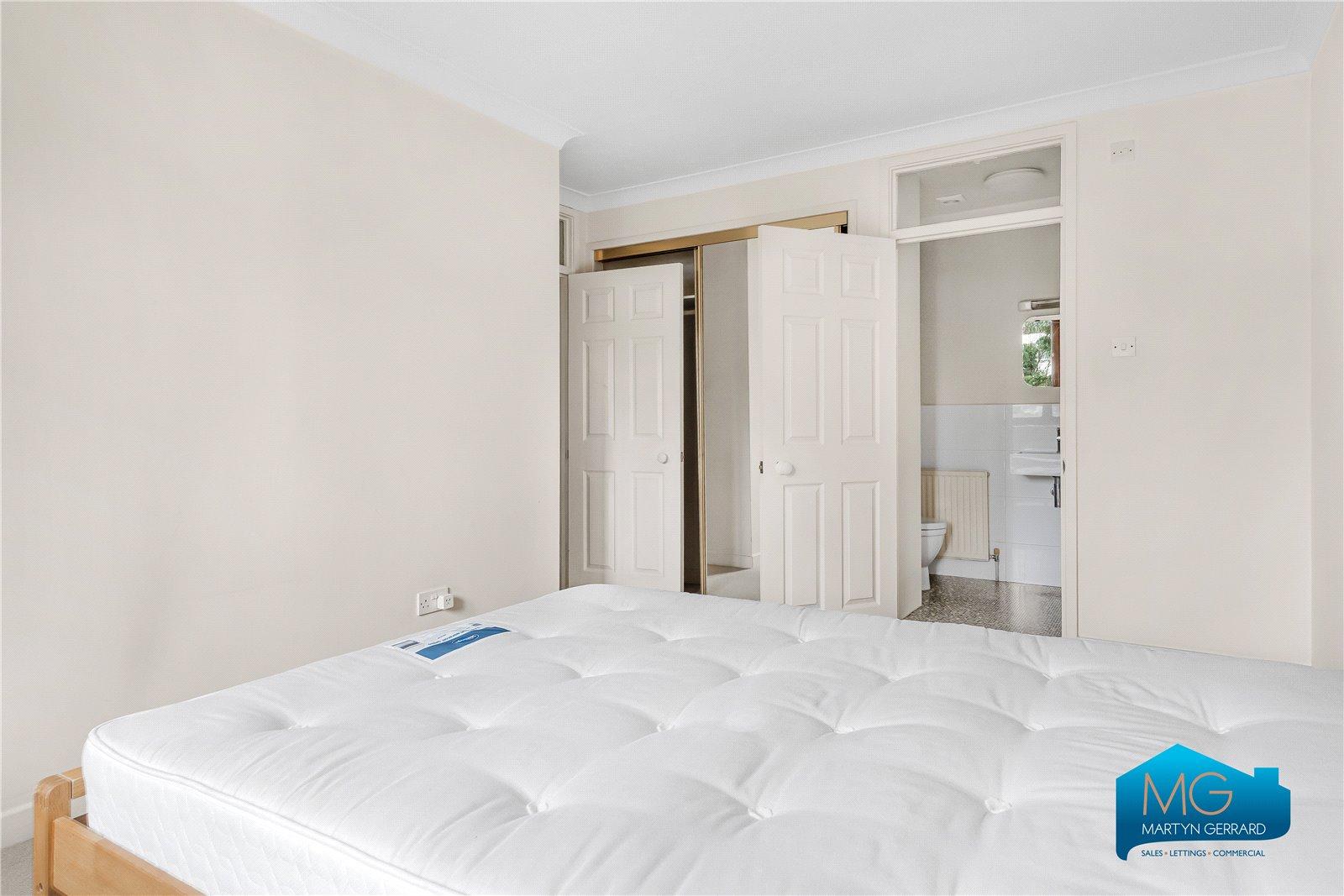 2 bedroom Apartment to rent - Martyn Gerrard