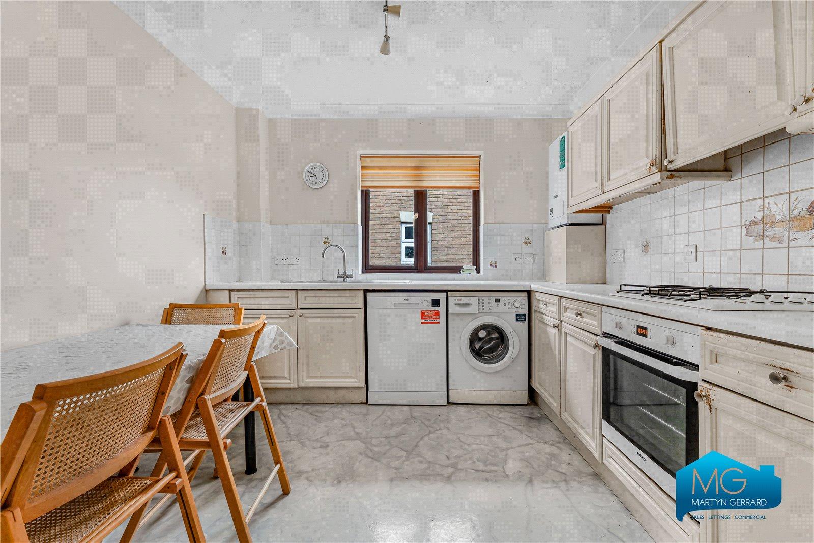 2 bedroom Apartment to rent - Martyn Gerrard
