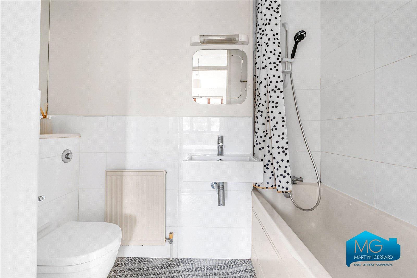 2 bedroom Apartment to rent - Martyn Gerrard
