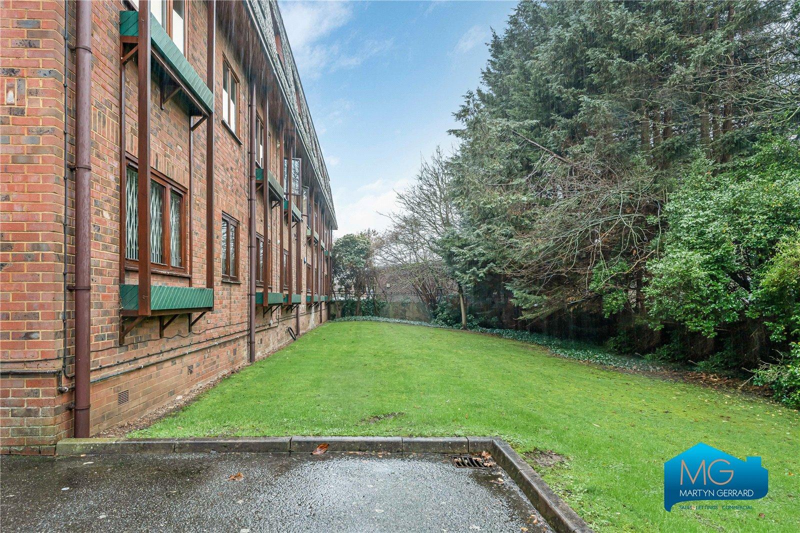 2 bedroom Apartment to rent - Martyn Gerrard