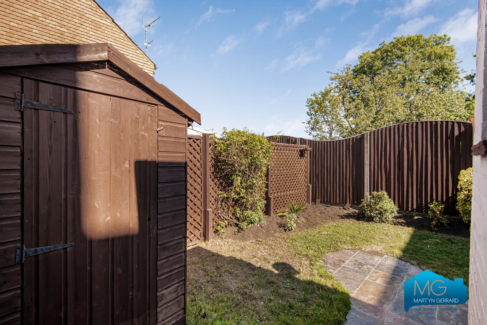 2 bedroom Ground Floor Flat to rent - Martyn Gerrard