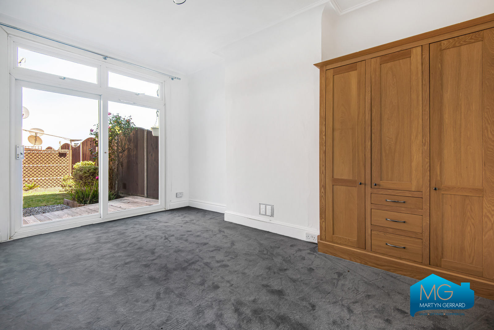 2 bedroom Ground Floor Flat to rent - Martyn Gerrard