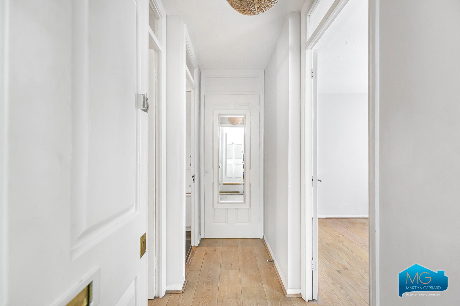 1 bedroom Ground Floor Flat to rent - Martyn Gerrard