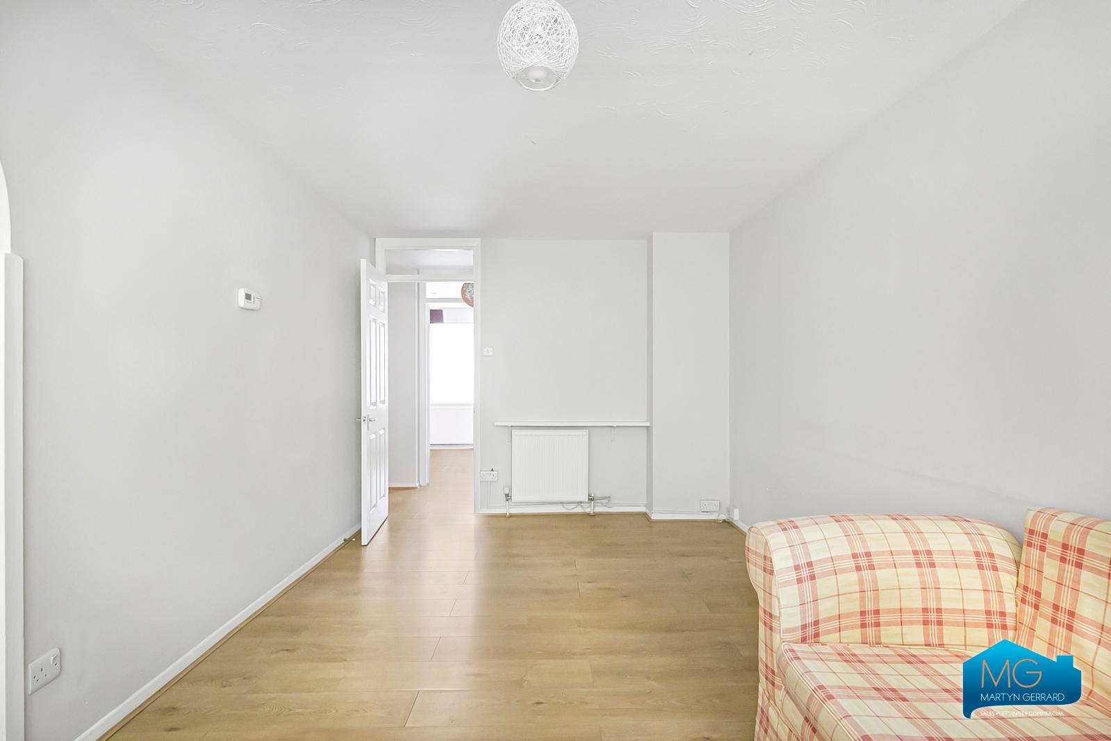 1 bedroom Ground Floor Flat to rent - Martyn Gerrard