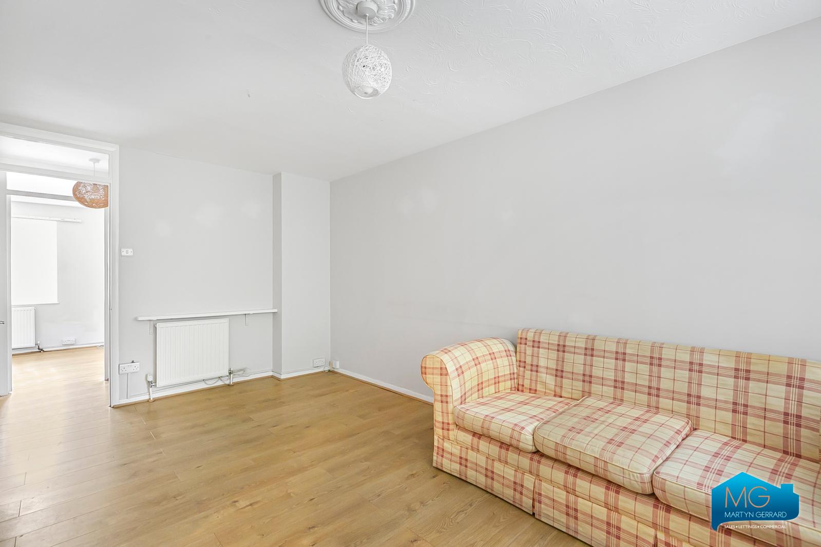 1 bedroom Ground Floor Flat to rent - Martyn Gerrard