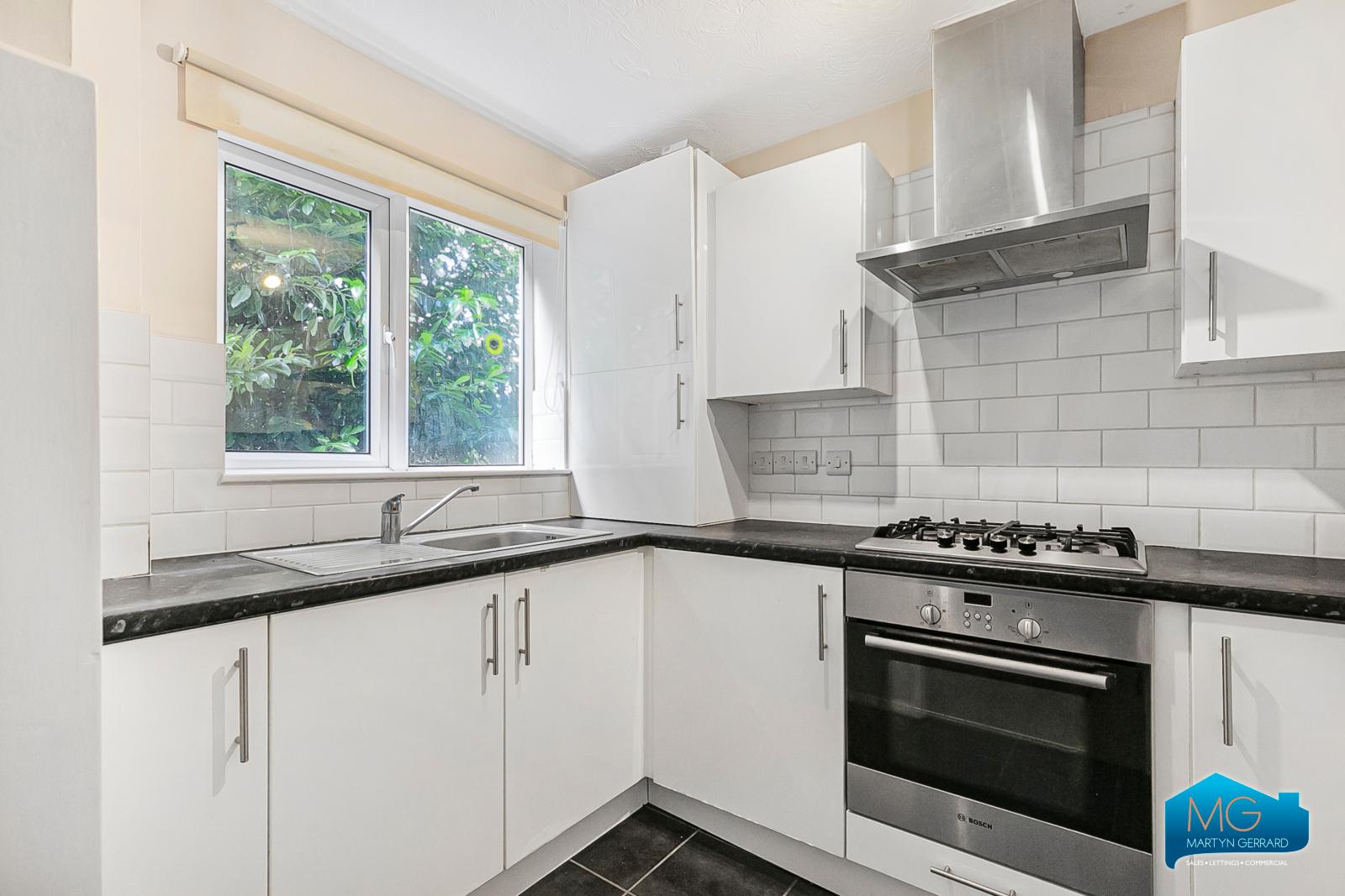 1 bedroom Ground Floor Flat to rent - Martyn Gerrard