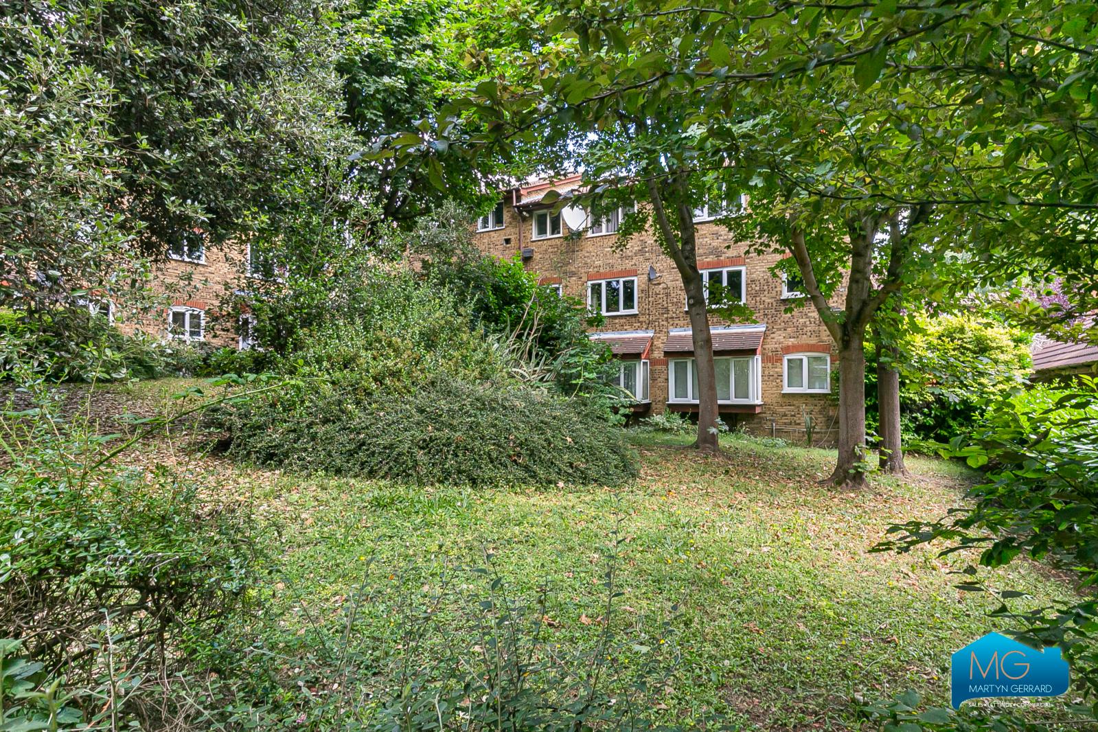 1 bedroom Ground Floor Flat to rent - Martyn Gerrard
