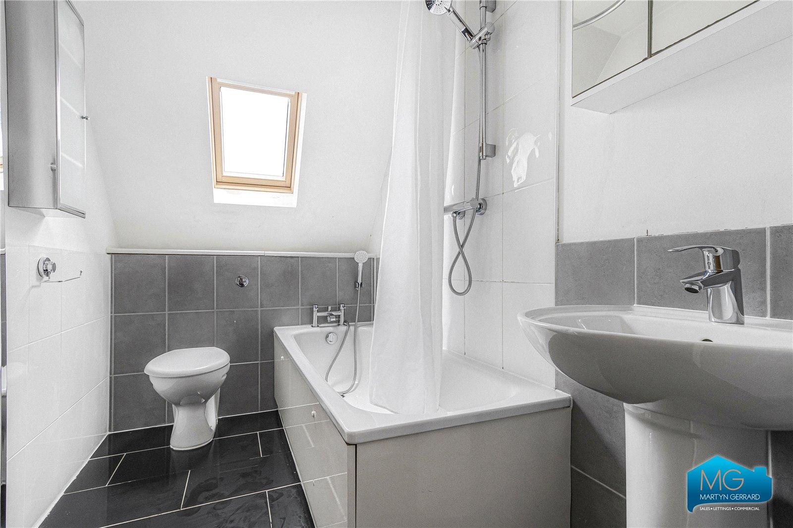 2 bedroom Apartment to rent - Martyn Gerrard