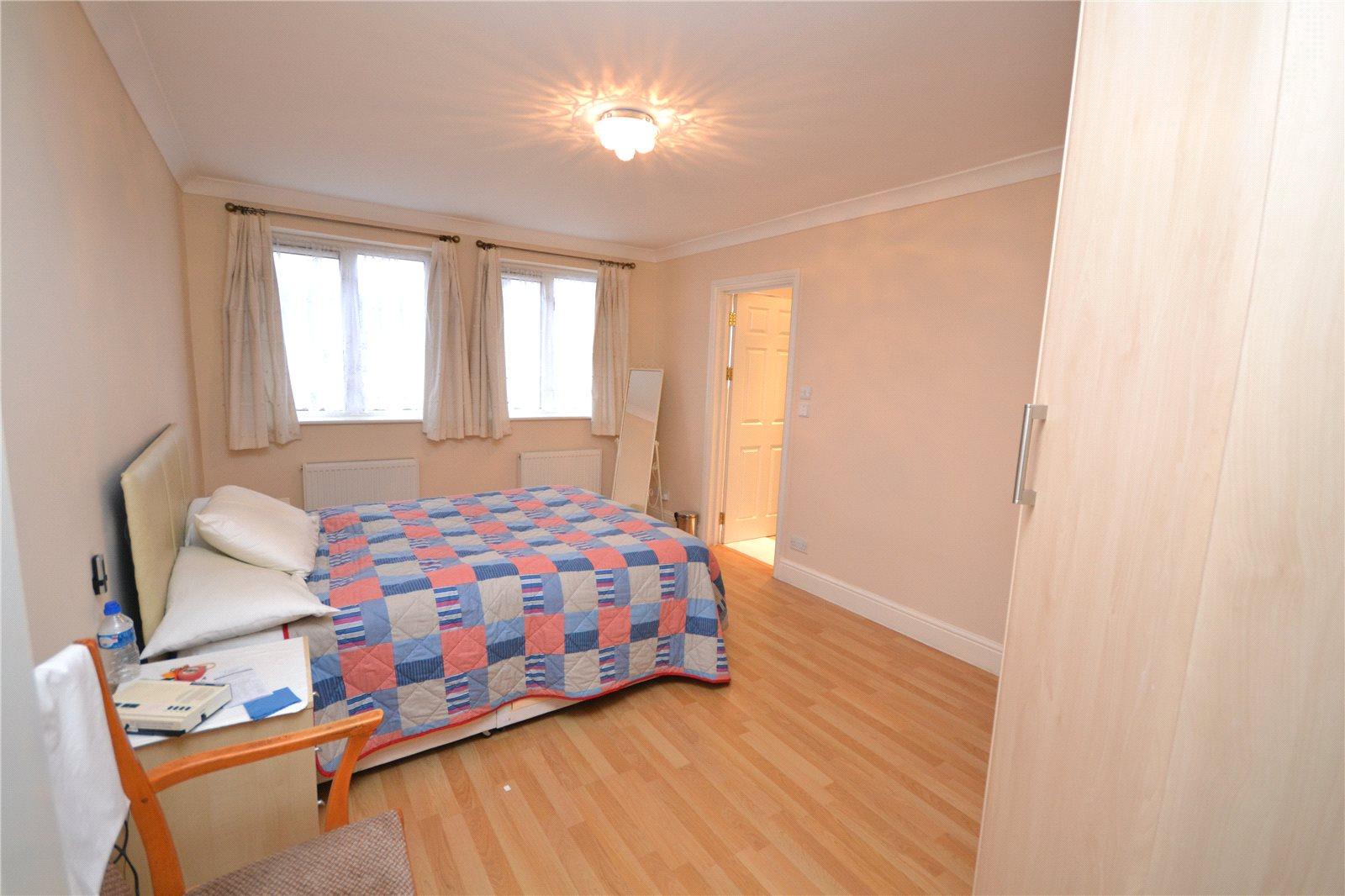 2 bedroom Apartment to rent - Martyn Gerrard