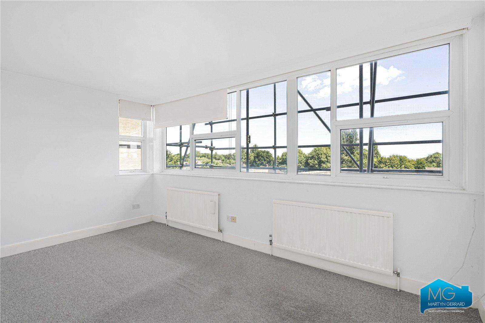 2 bedroom Apartment to rent - Martyn Gerrard