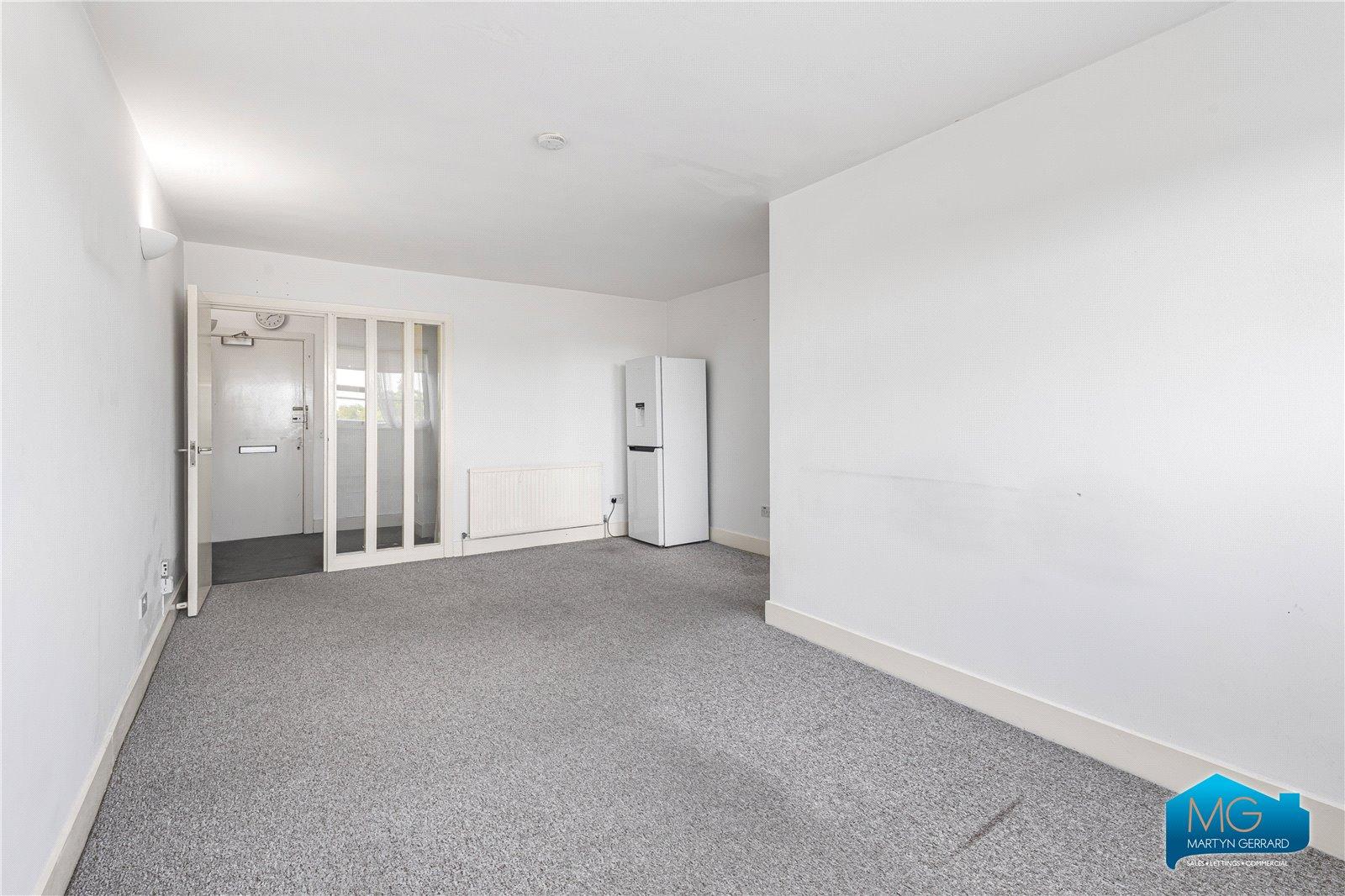 2 bedroom Apartment to rent - Martyn Gerrard