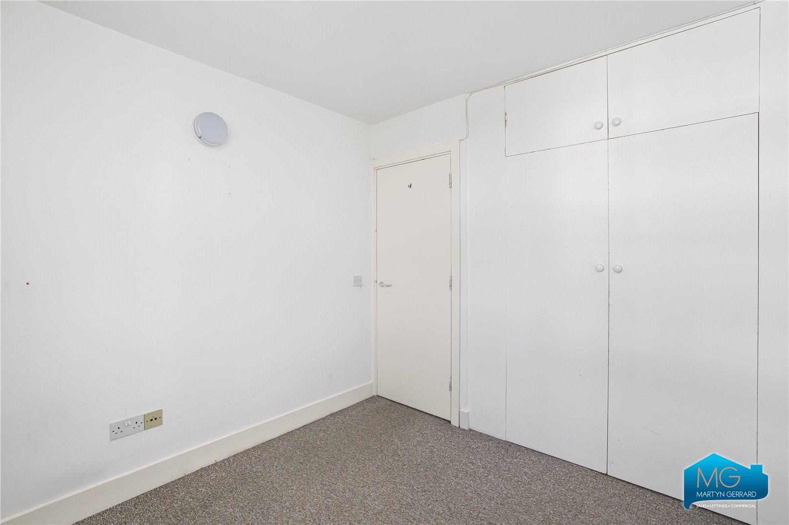 2 bedroom Apartment to rent - Martyn Gerrard