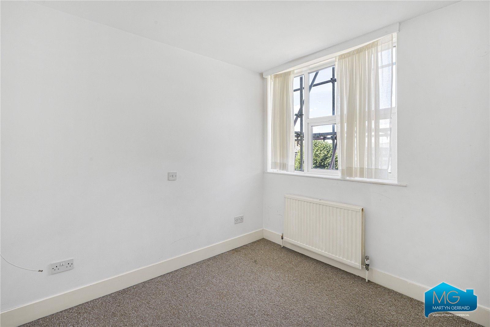 2 bedroom Apartment to rent - Martyn Gerrard