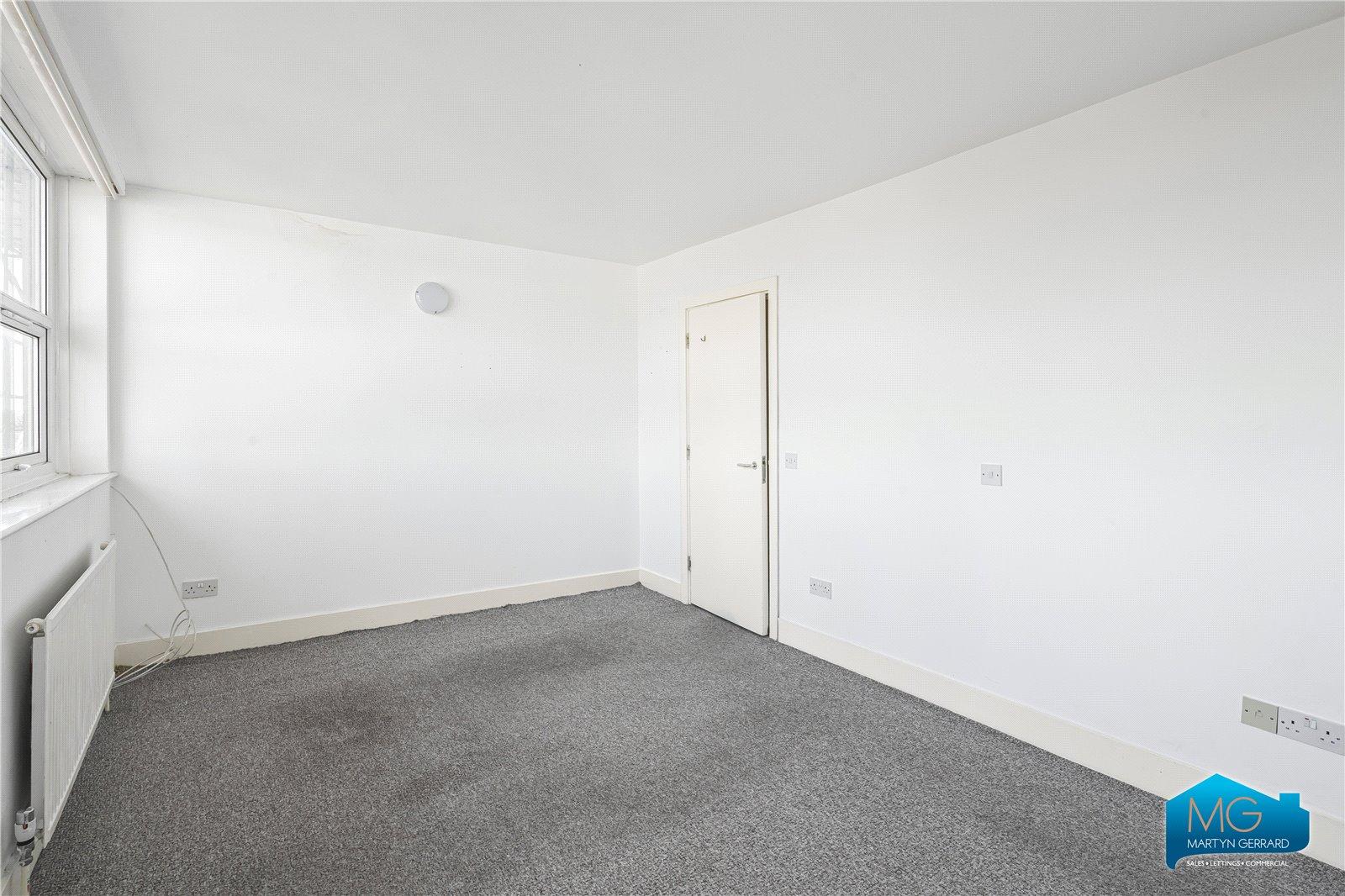 2 bedroom Apartment to rent - Martyn Gerrard