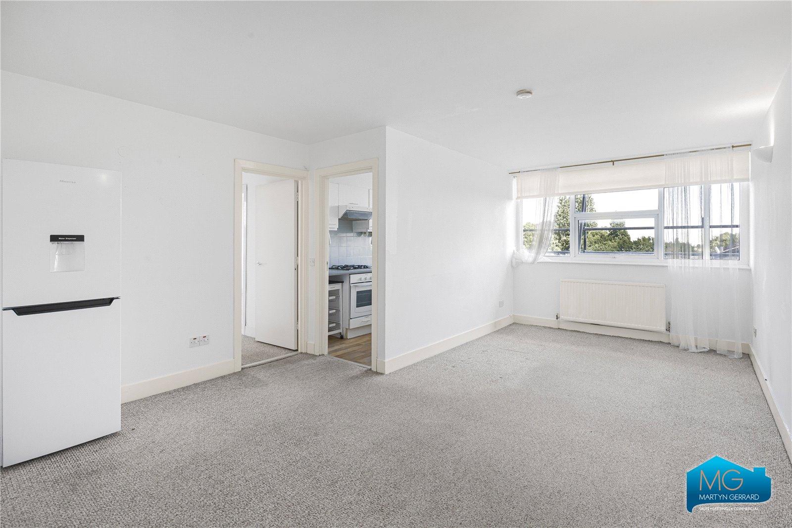 2 bedroom Apartment to rent - Martyn Gerrard
