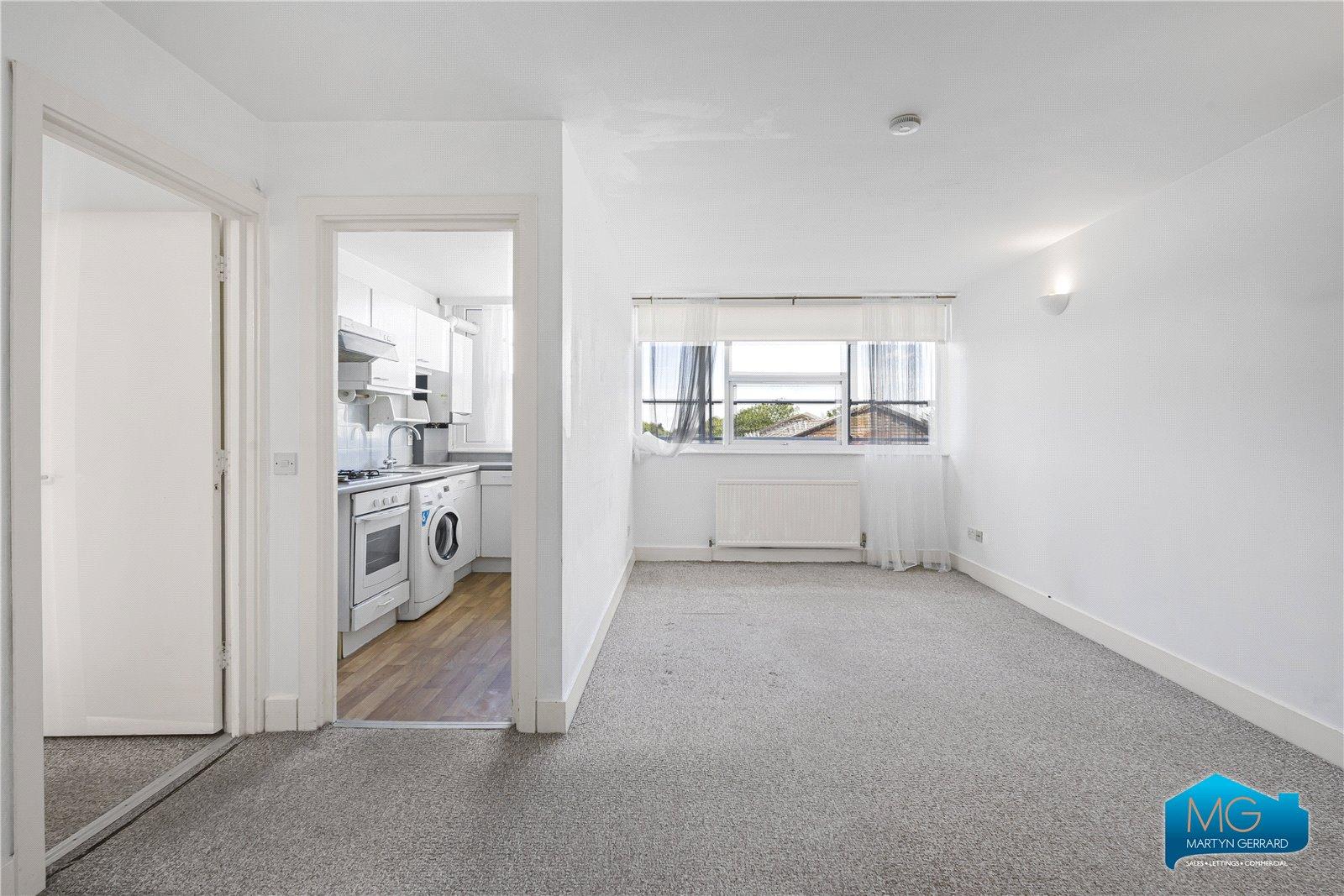 2 bedroom Apartment to rent - Martyn Gerrard