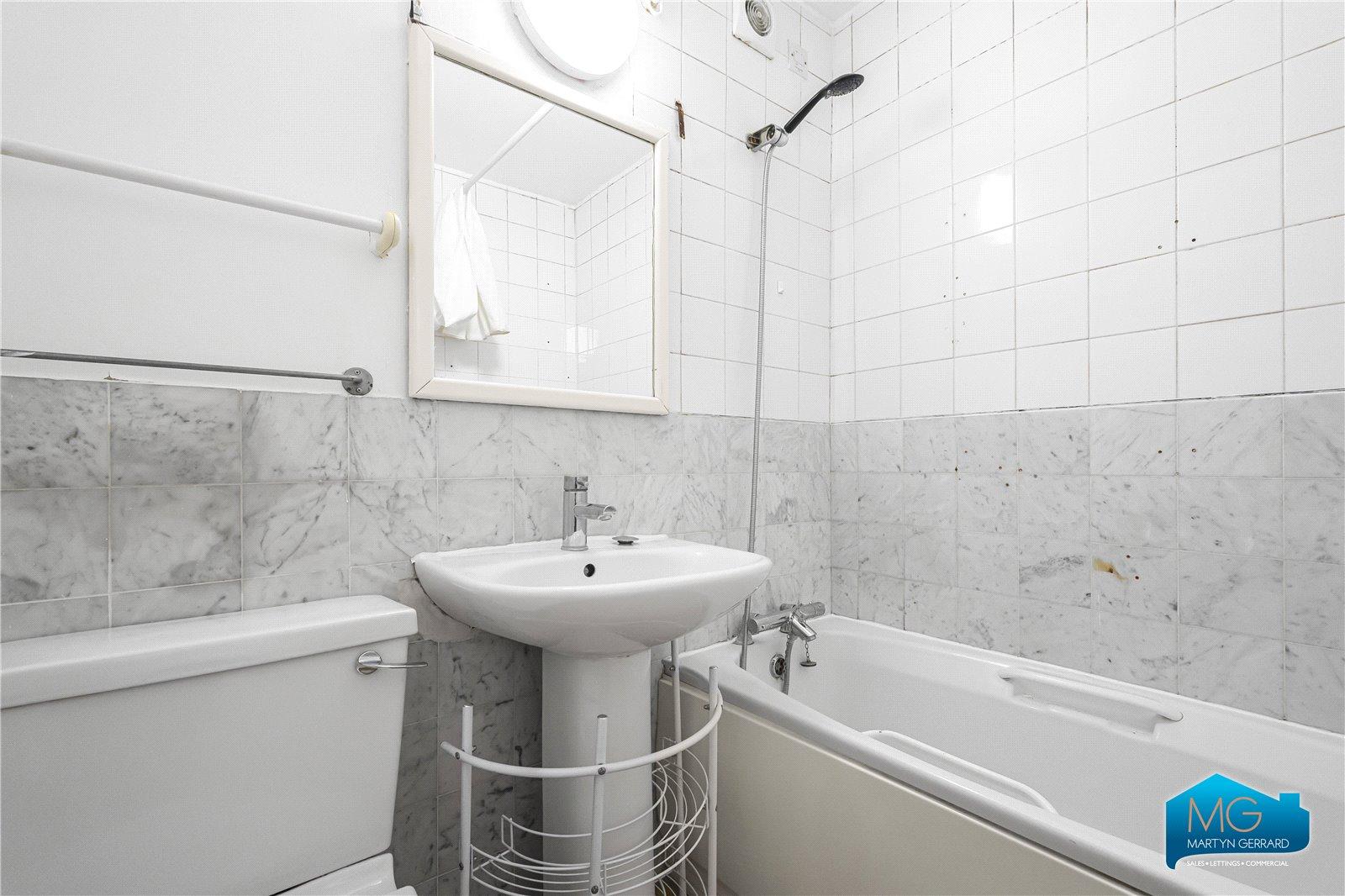 2 bedroom Apartment to rent - Martyn Gerrard