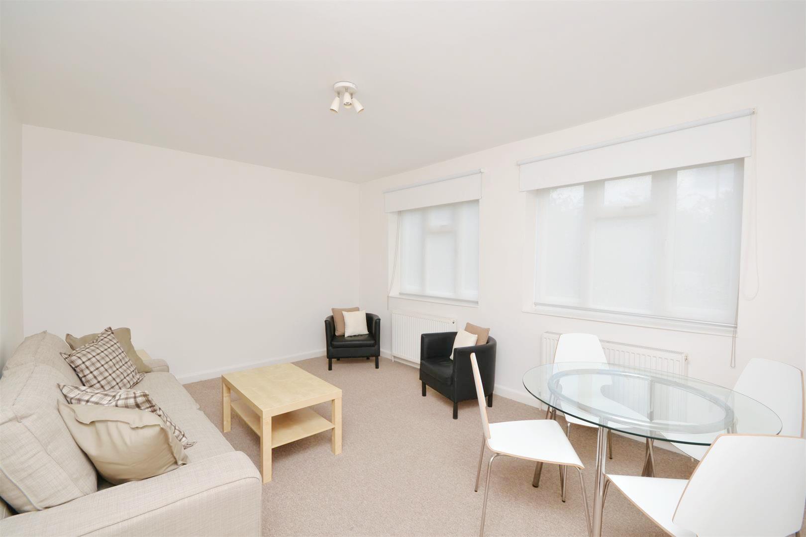 3 bedroom Ground Floor Flat to rent - Martyn Gerrard