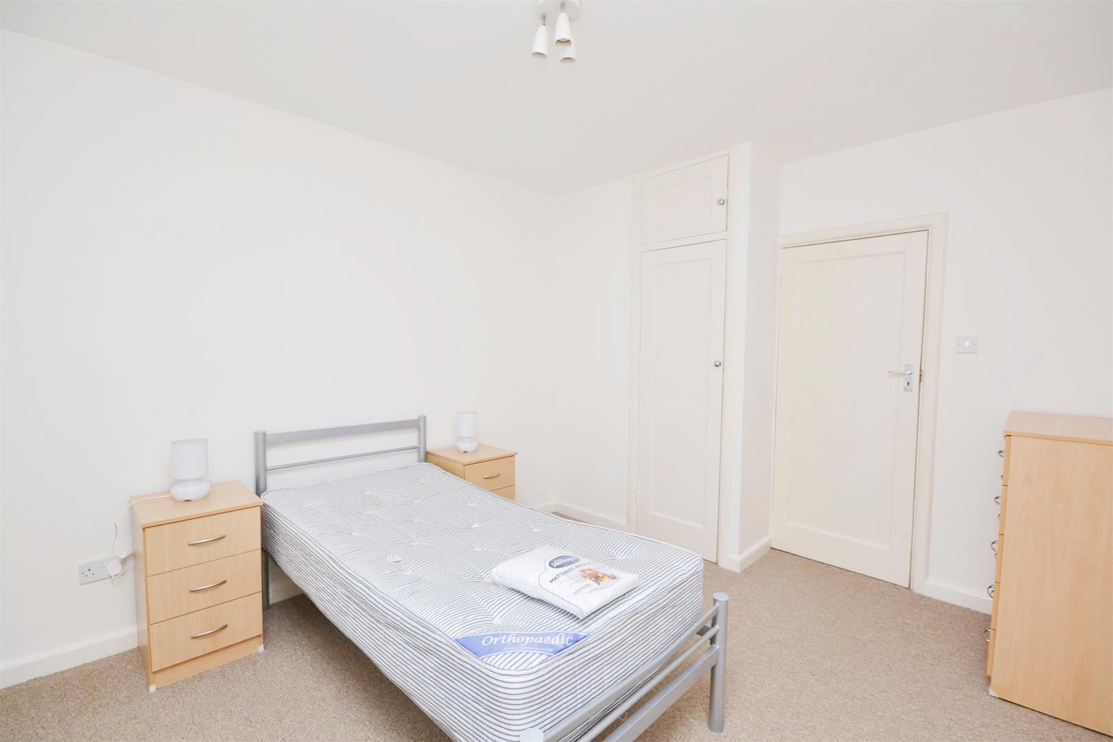 3 bedroom Ground Floor Flat to rent - Martyn Gerrard