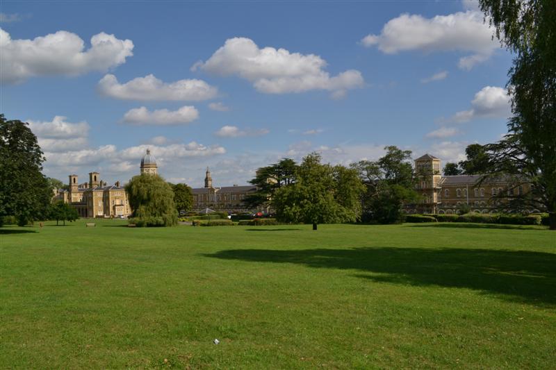 2 bedroom Apartment to rent - Martyn Gerrard