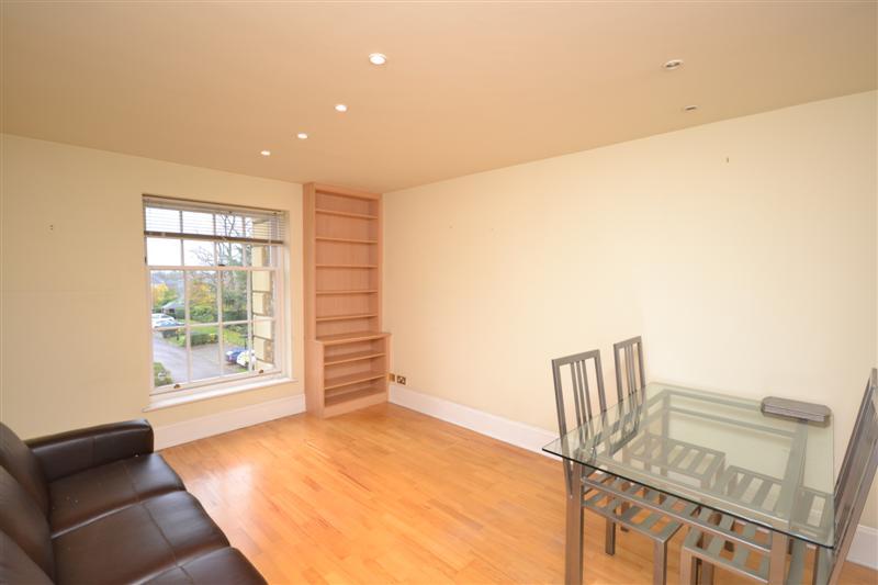 2 bedroom Apartment to rent - Martyn Gerrard