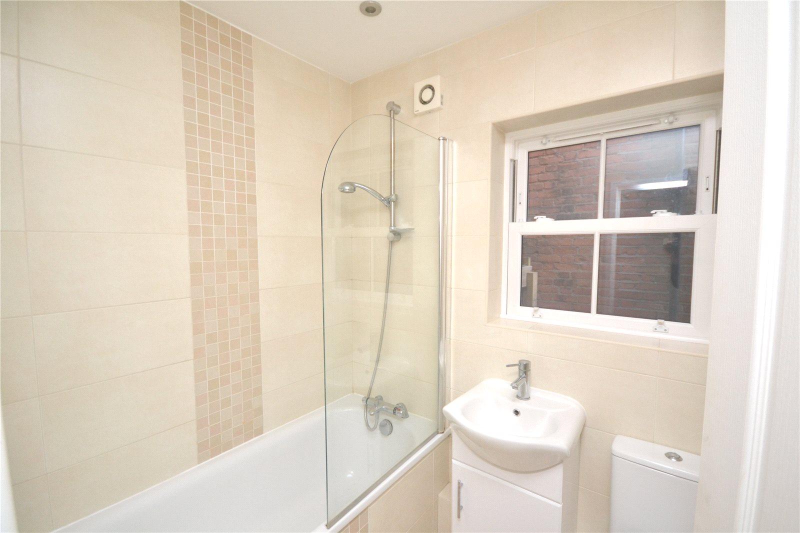 3 bedroom Apartment to rent - Martyn Gerrard