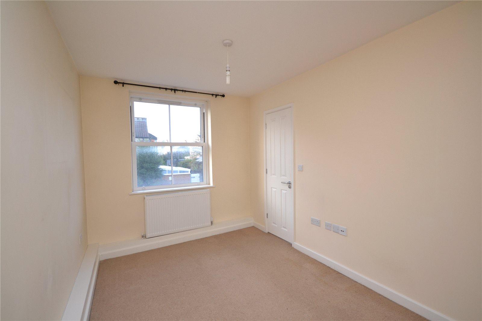 3 bedroom Apartment to rent + ' - Martyn Gerrard