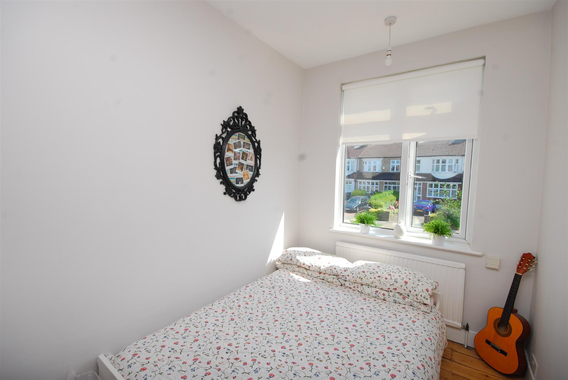 4 bedroom Semi-Detached House to rent - Martyn Gerrard