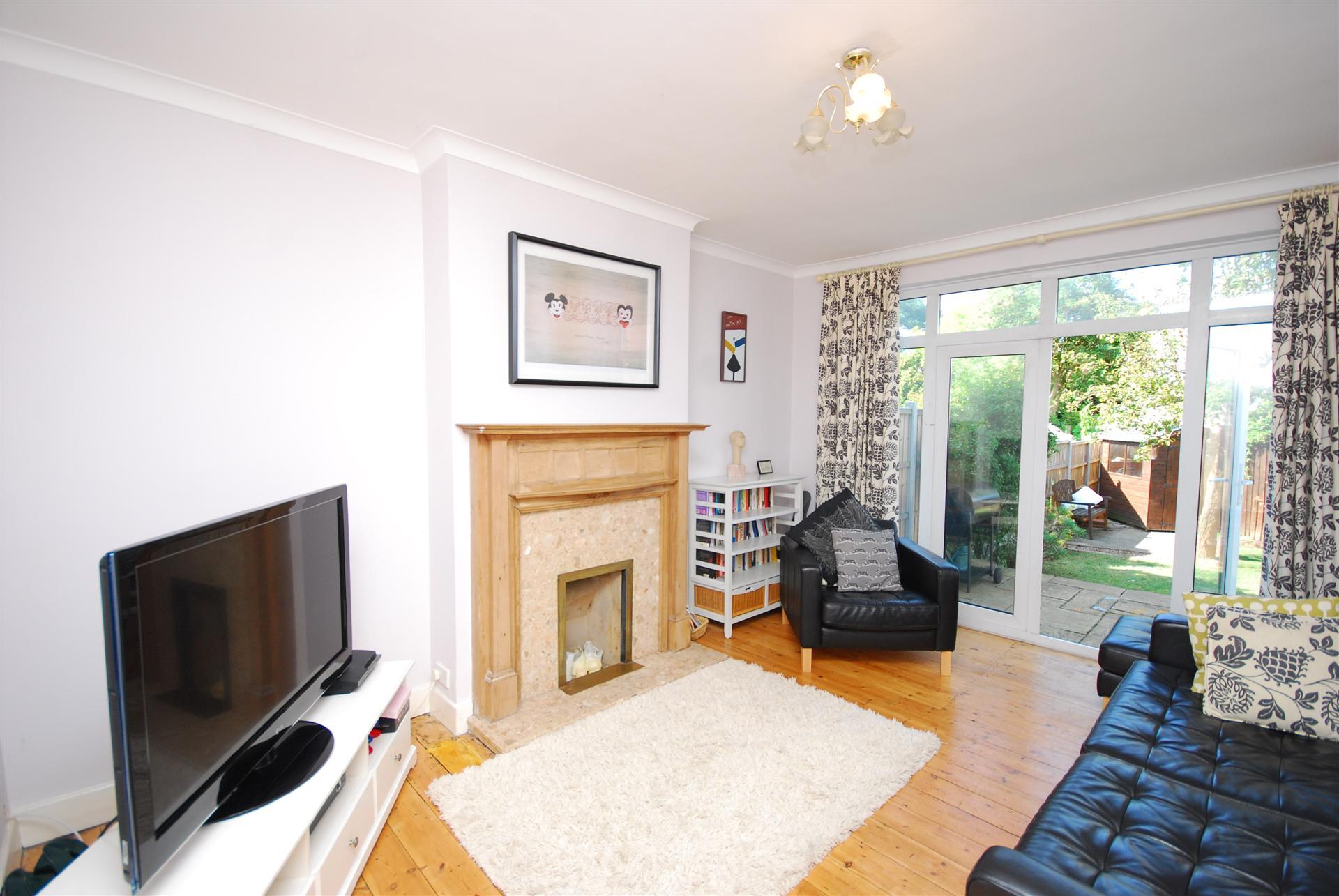 4 bedroom Semi-Detached House to rent - Martyn Gerrard