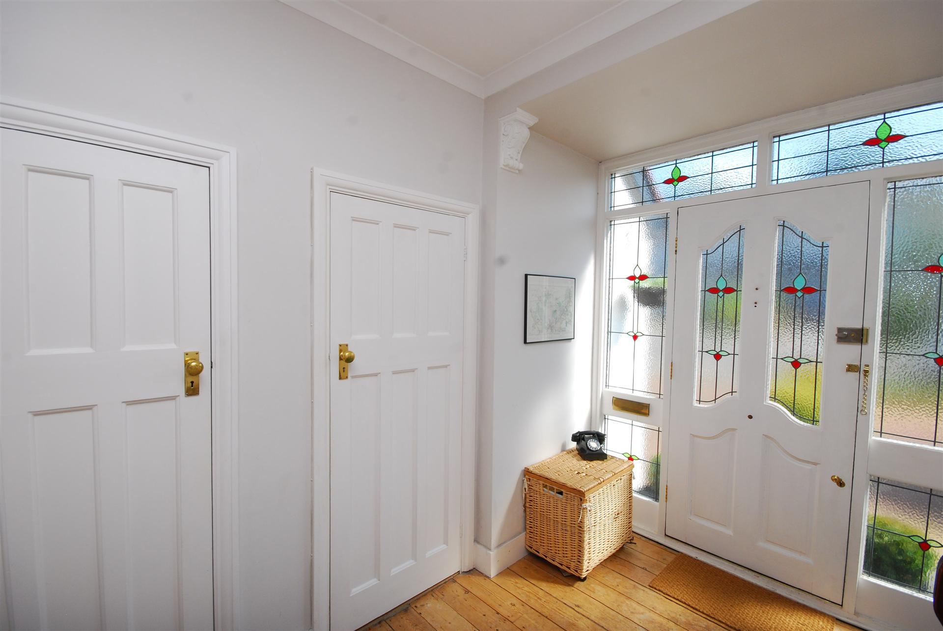 4 bedroom Semi-Detached House to rent - Martyn Gerrard