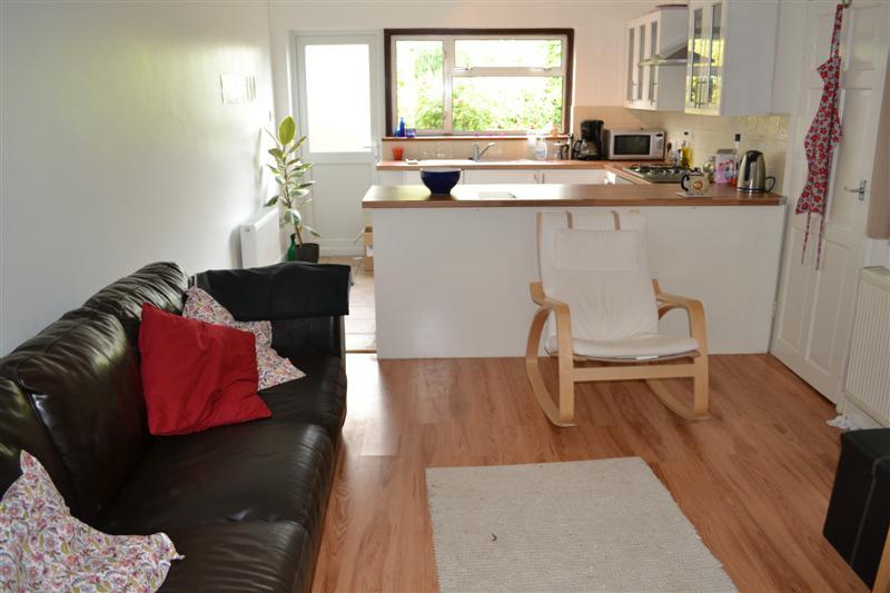 2 bedroom Ground Floor Flat to rent - Martyn Gerrard