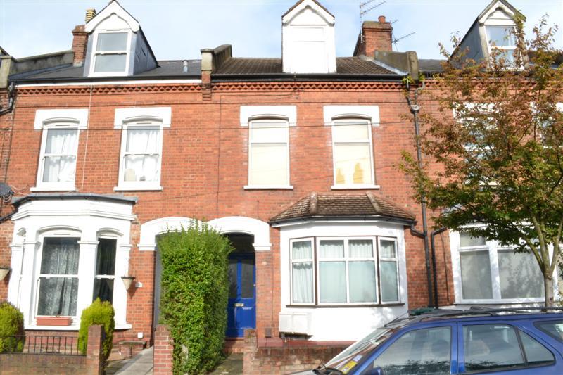 2 bedroom Ground Floor Flat to rent - Martyn Gerrard
