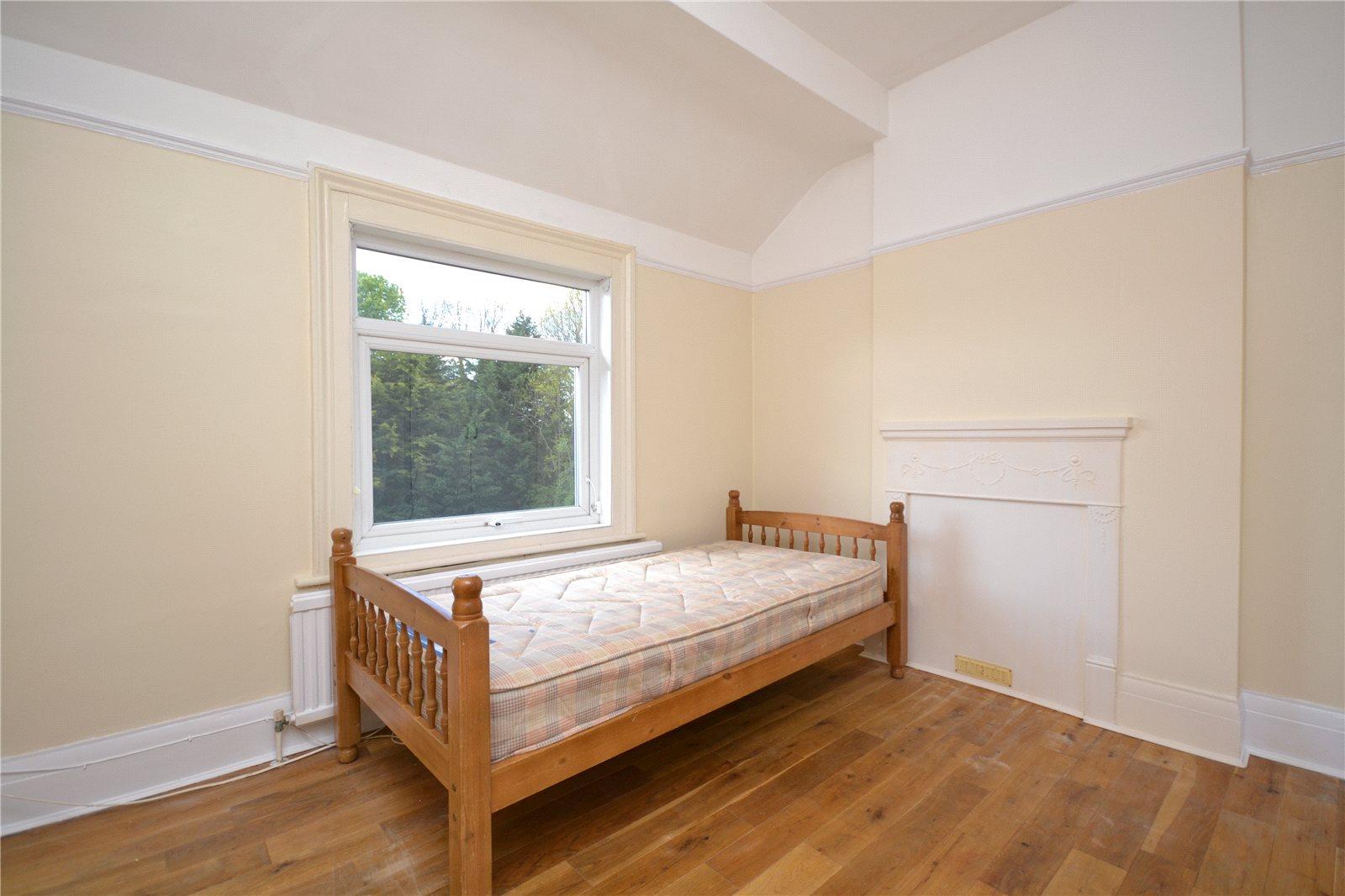 4 bedroom Semi-Detached House to rent - Martyn Gerrard