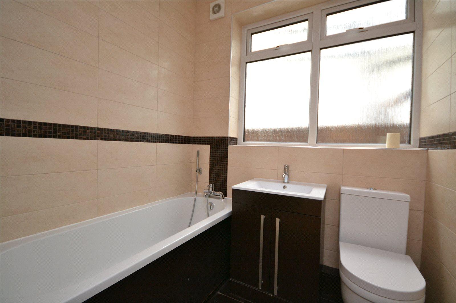 4 bedroom Semi-Detached House to rent - Martyn Gerrard