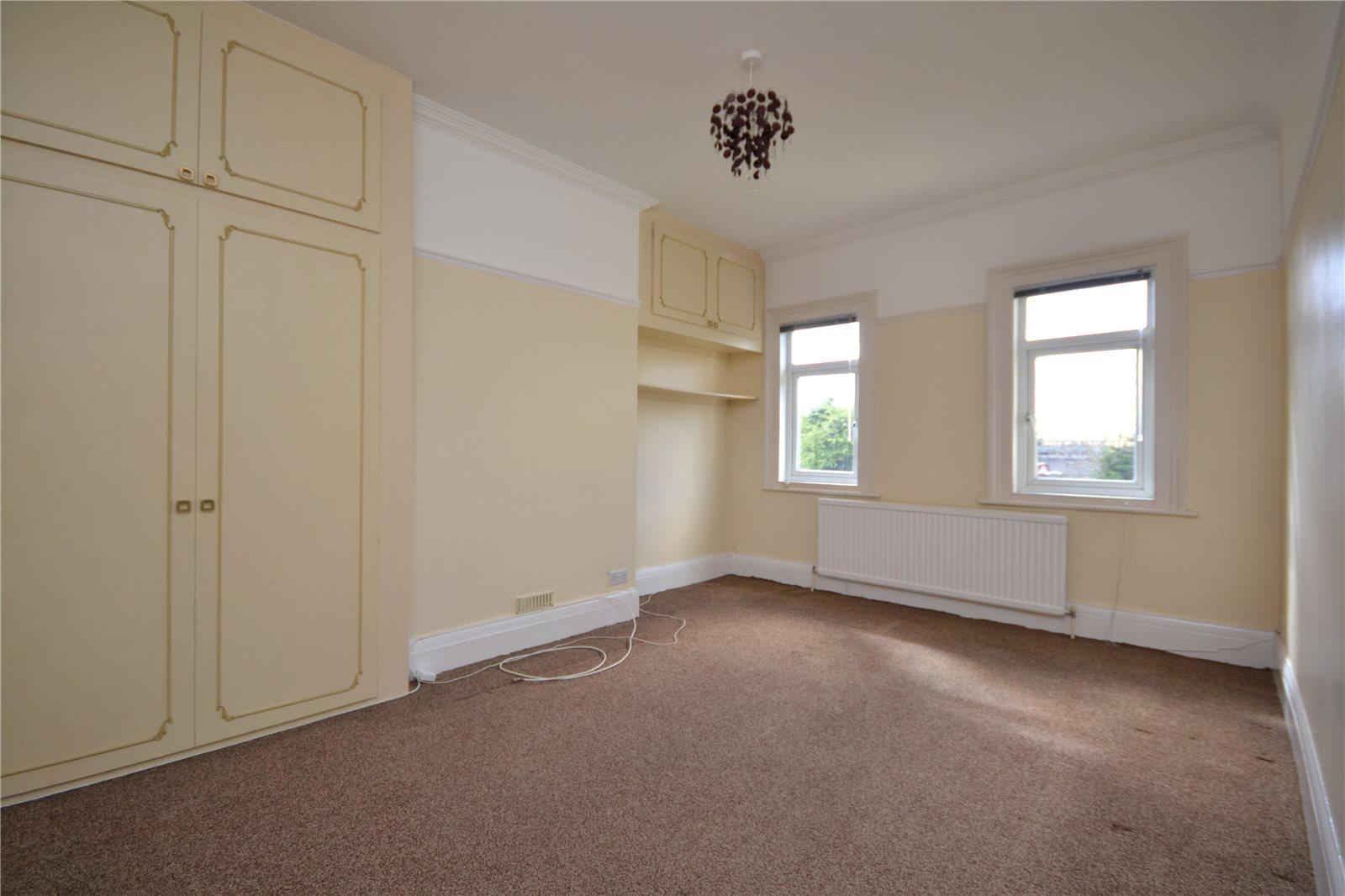 4 bedroom Semi-Detached House to rent - Martyn Gerrard