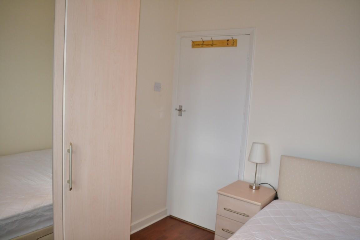 2 bedroom Apartment to rent - Martyn Gerrard