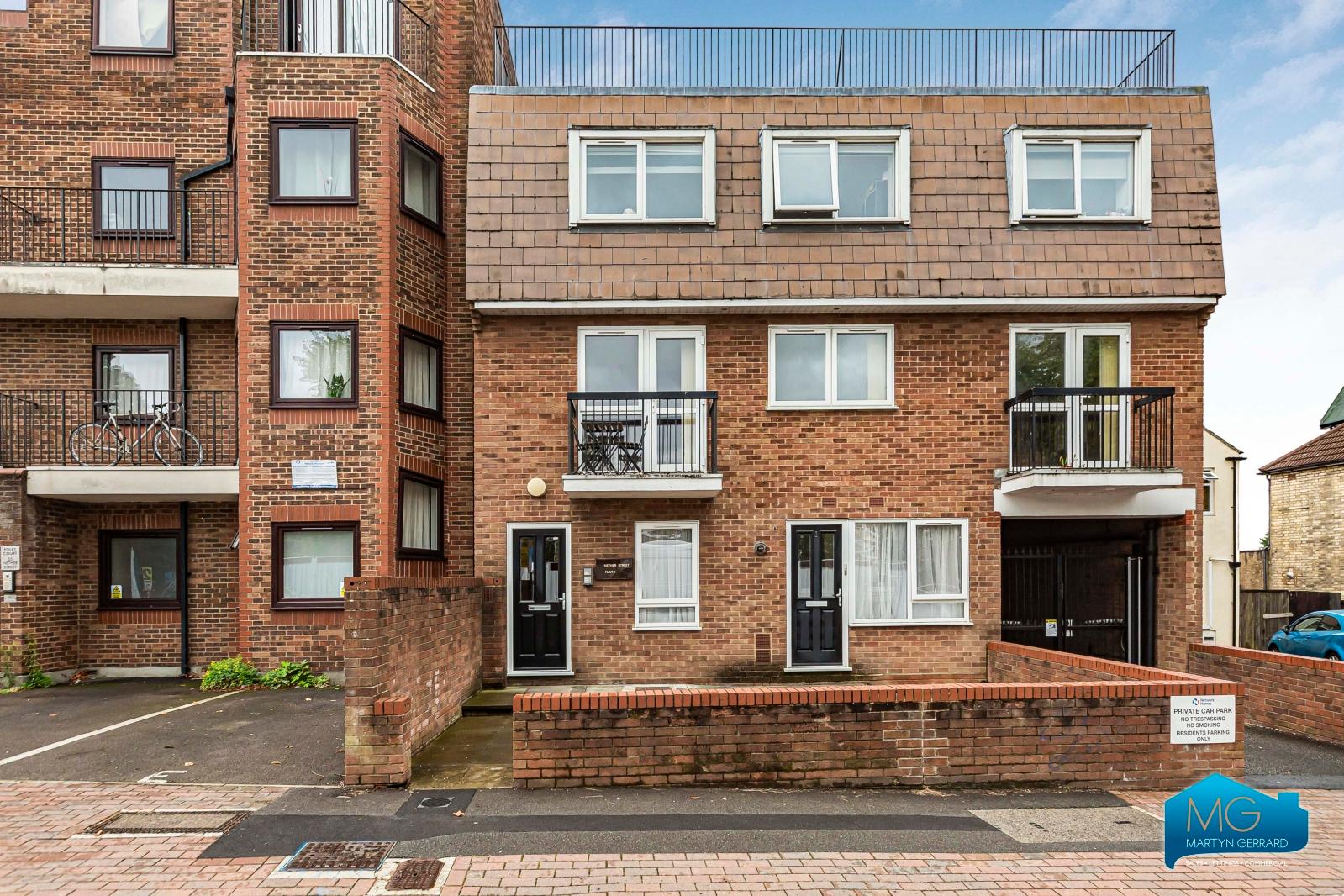 2 bedroom Apartment to rent - Martyn Gerrard