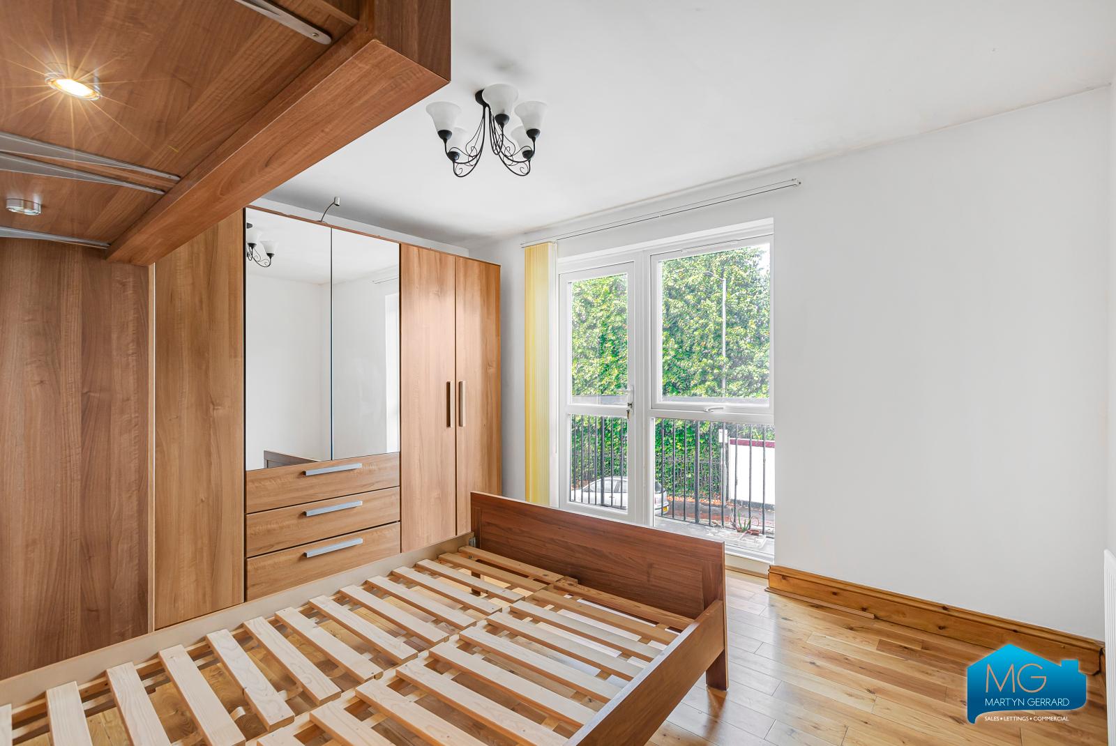2 bedroom Apartment to rent - Martyn Gerrard