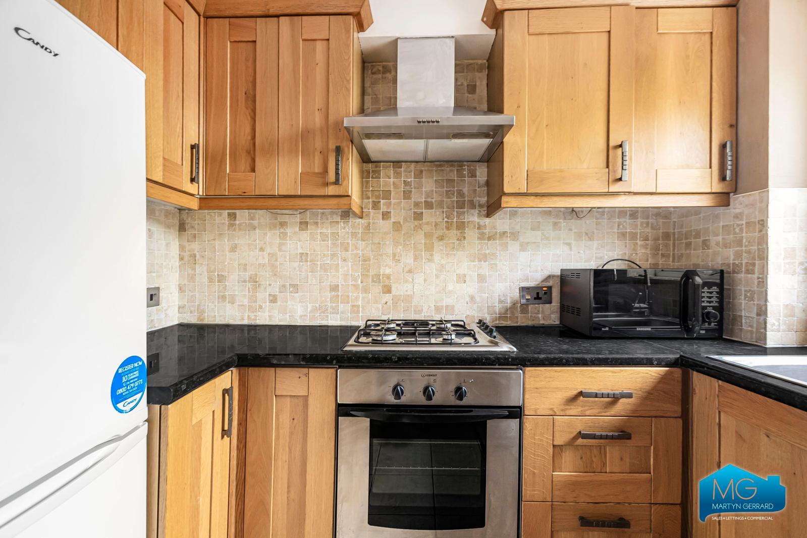 2 bedroom Apartment to rent - Martyn Gerrard