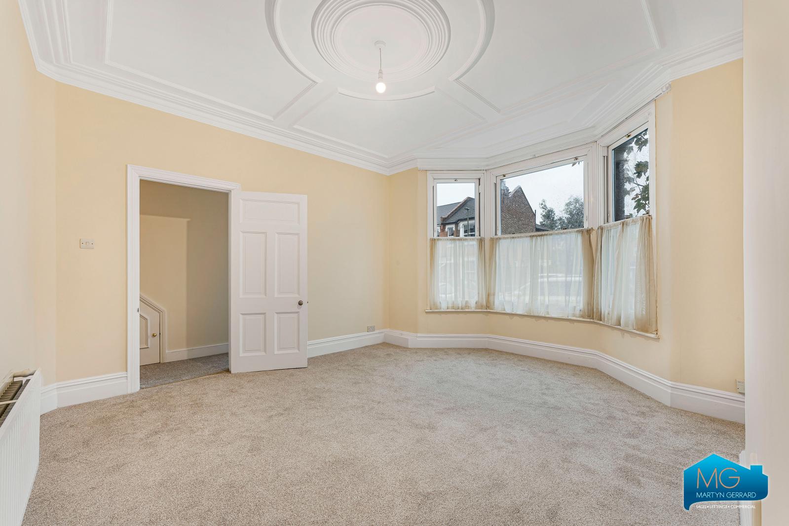 1 bedroom Ground Floor Flat to rent - Martyn Gerrard