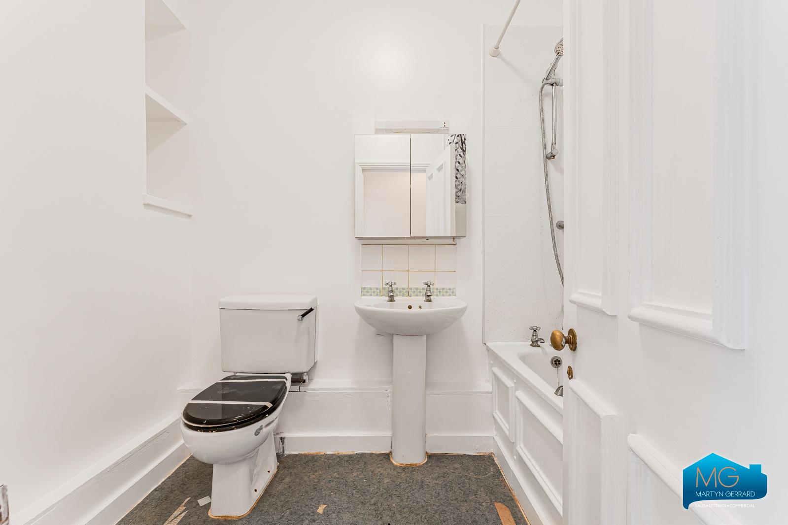 1 bedroom Ground Floor Flat to rent - Martyn Gerrard